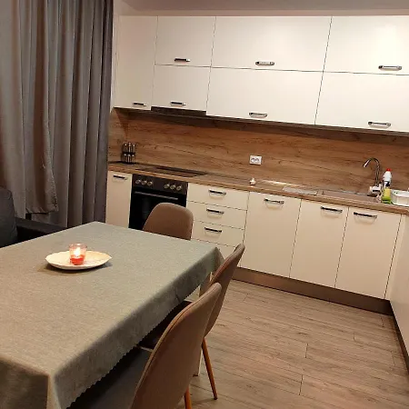 Lägenhet With Private Yard And Bbq *