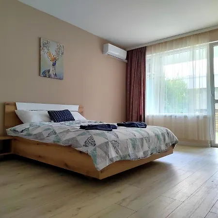 With Private Yard And Bbq Apartment